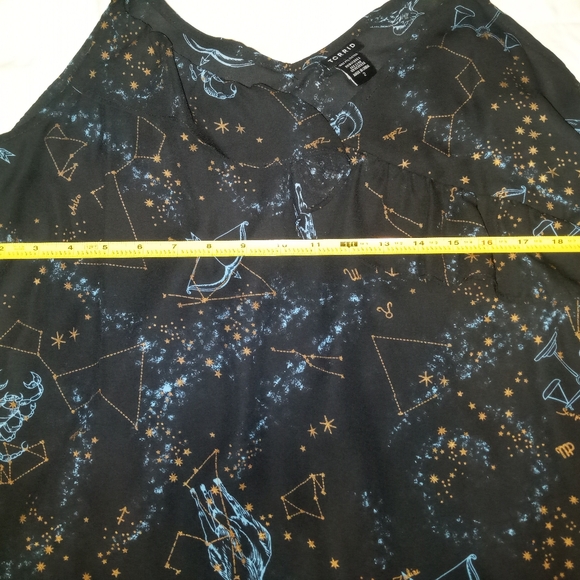 Torrid Zodiac Top - Picture 1 of 4